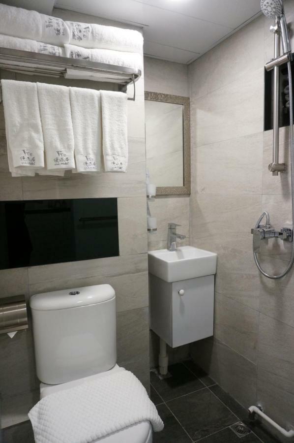 Vve Vve Hotel Hong Kong Esterno foto